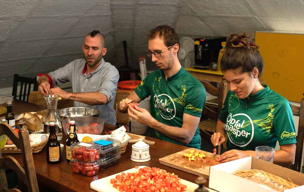 Gemeinsames Mittagessen bei Öpfelchaser