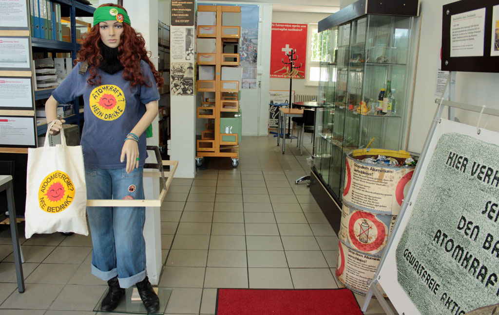Ausstellungsraum der Dokumentationsstelle Atomfrei Schweiz