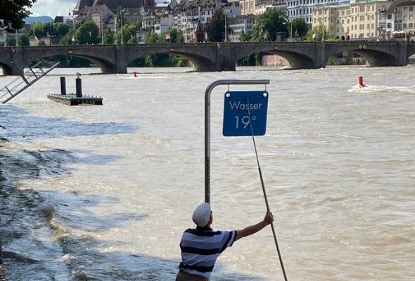 Rhein in Basel