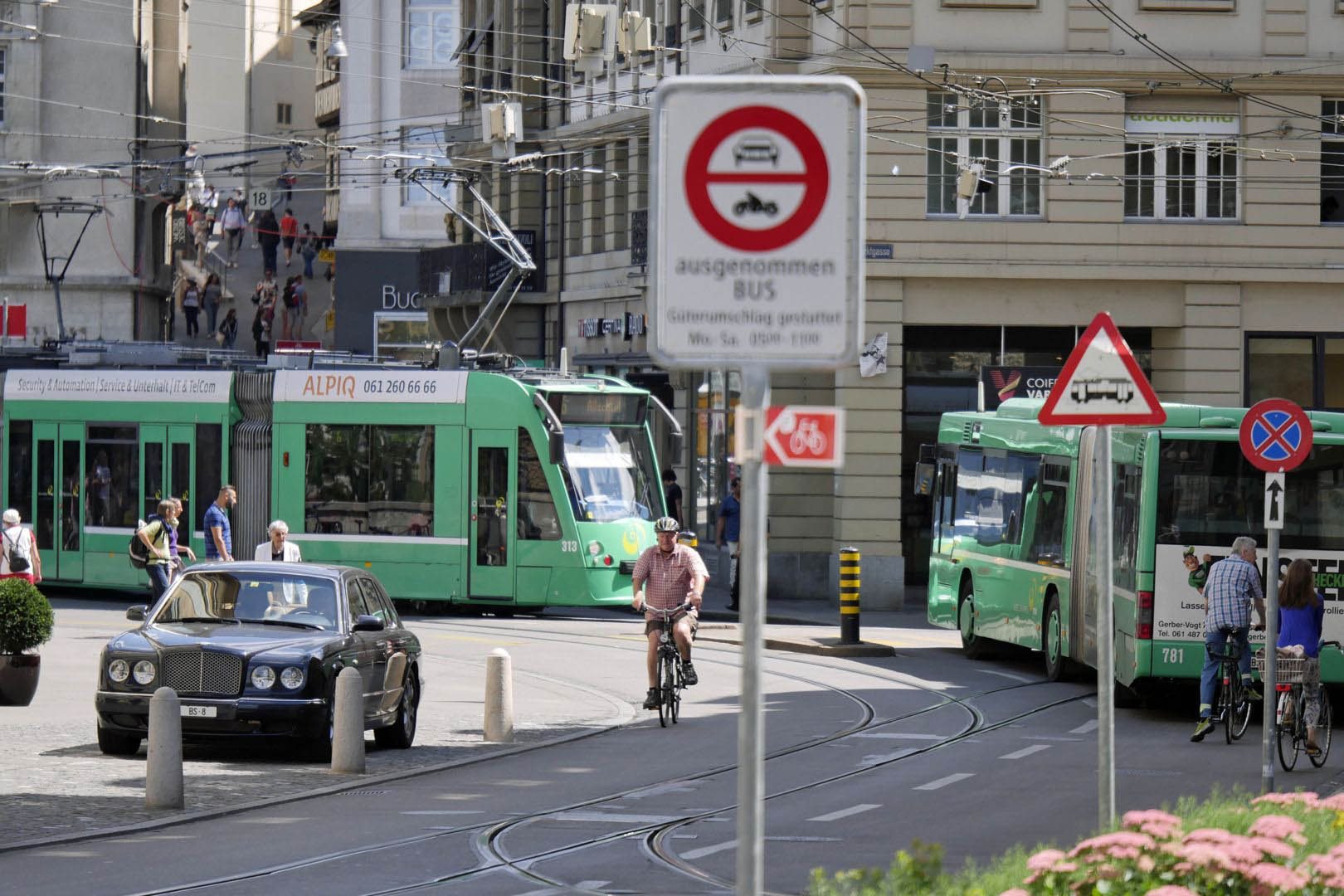 Verkehr an der Schifflände