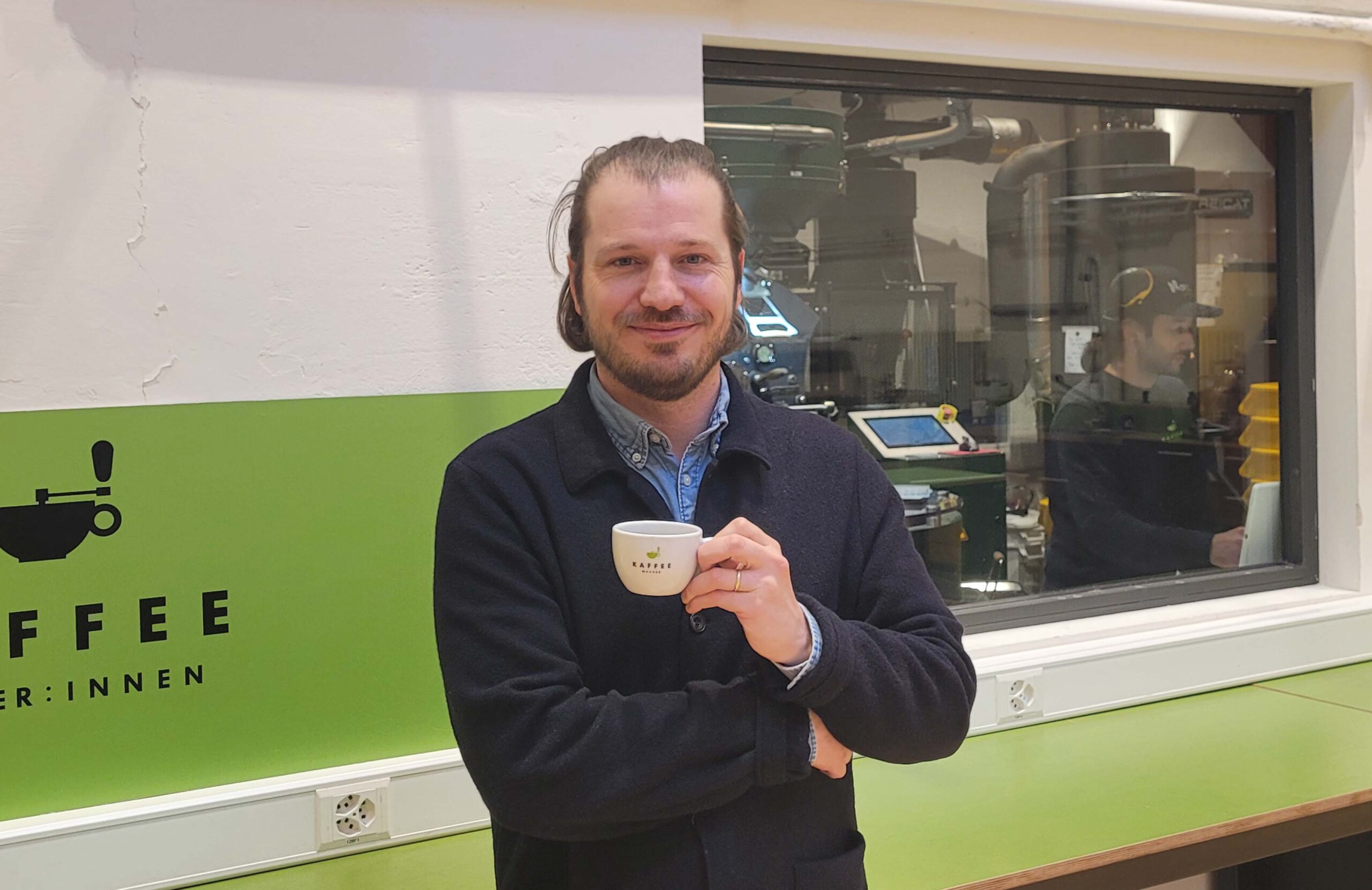 1) Der zweimalige Schweizer Barista-Meister Philipp Schallberger, Co-Geschäftsführer und Gesellschafter der Kaffeemacher GmbH, setzt auf Social Business.